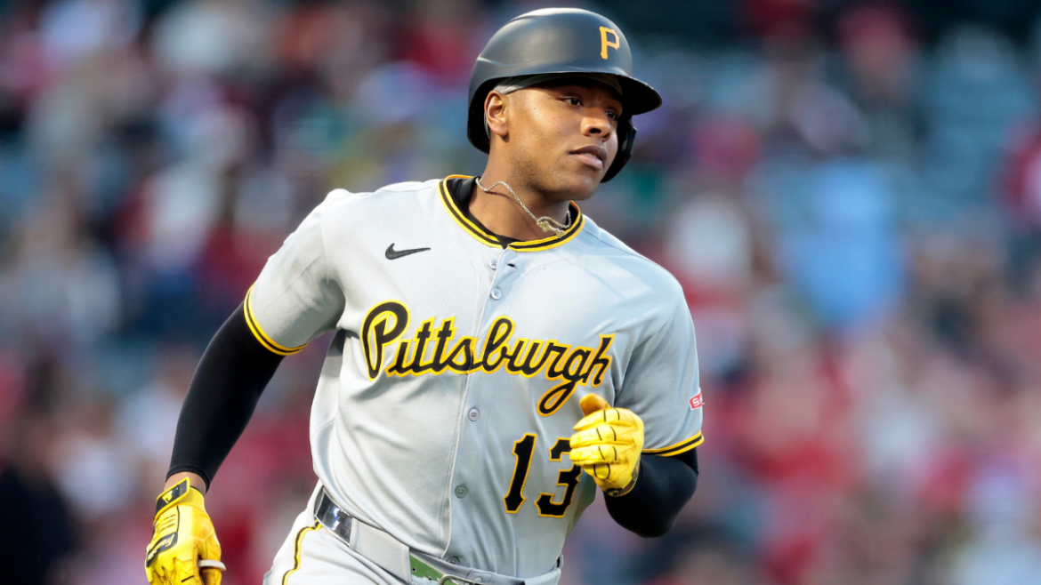 Pirates Trade Hayes to Reds