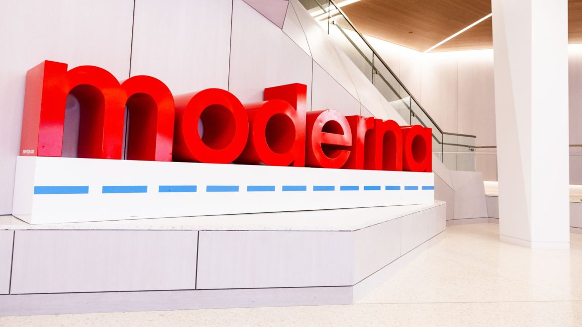 Biotech Cuts: Moderna Trims 10% Workforce