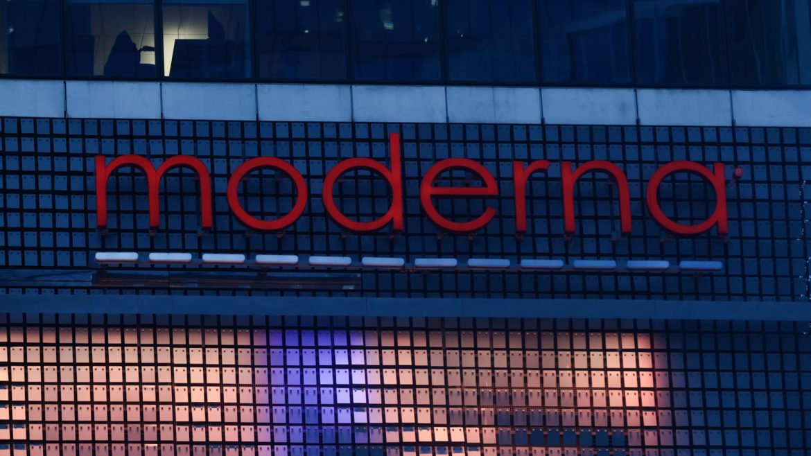 Moderna Trims 2025 Revenue Forecast